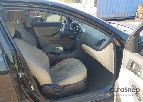 2011 Kia Optima Lx z USA, uszkodzony, nr VIN KNAGM4A72B5093483